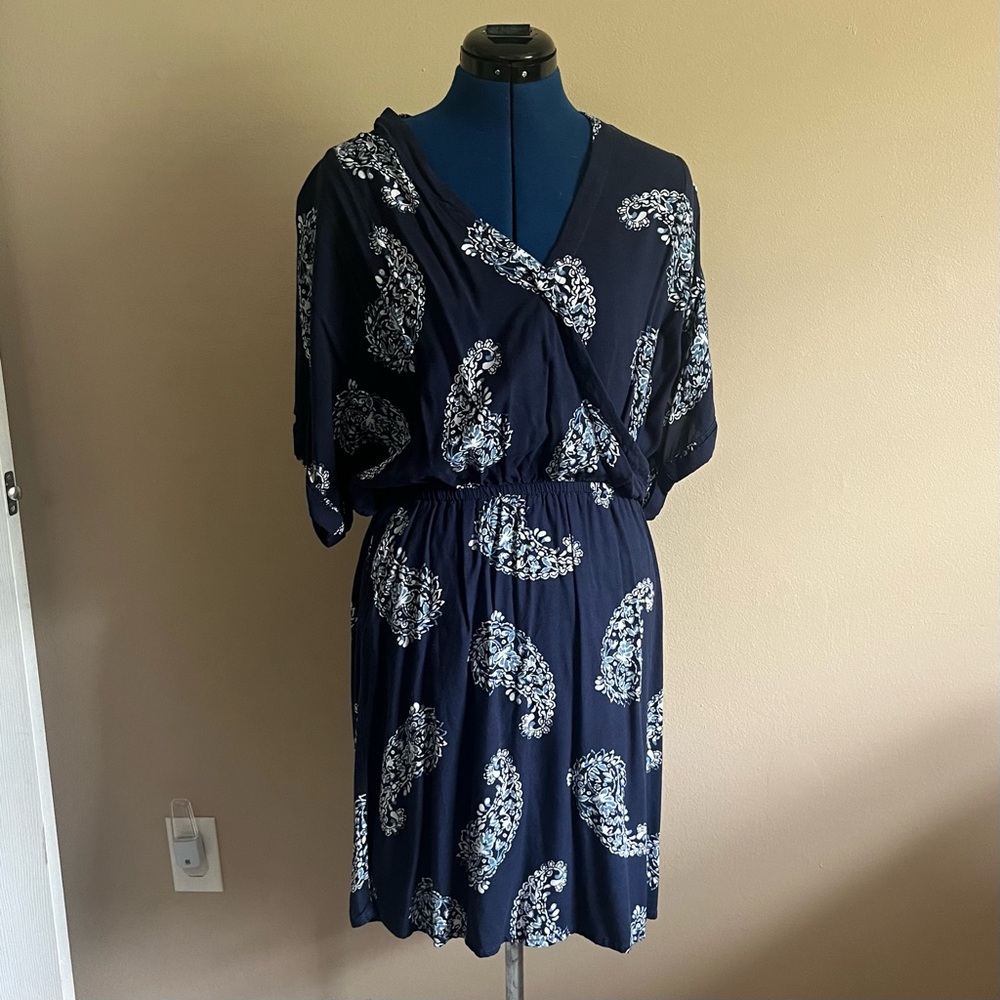 Cute comfy large print paisley maternity dress, H&M